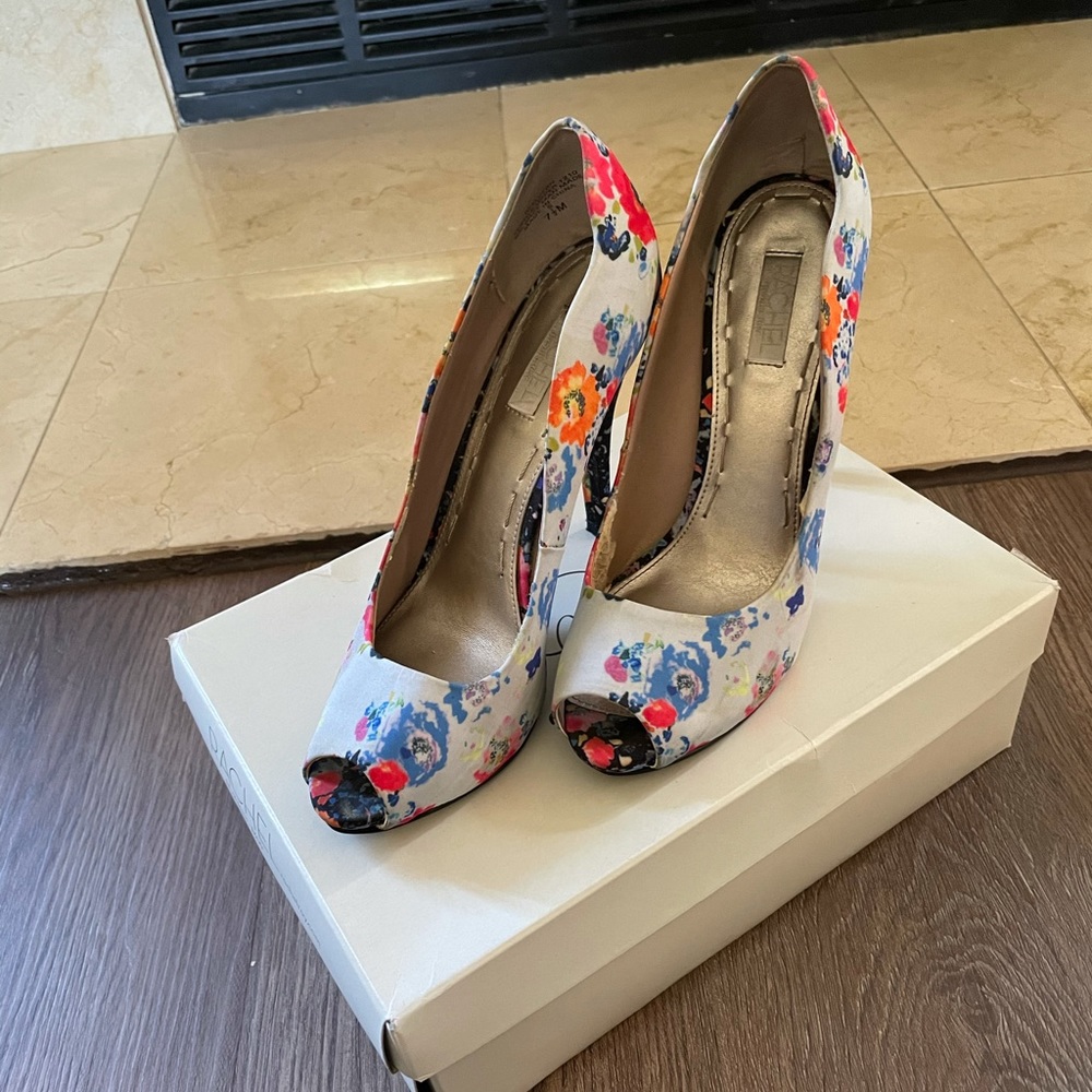 Rache Roy Floral Pumps